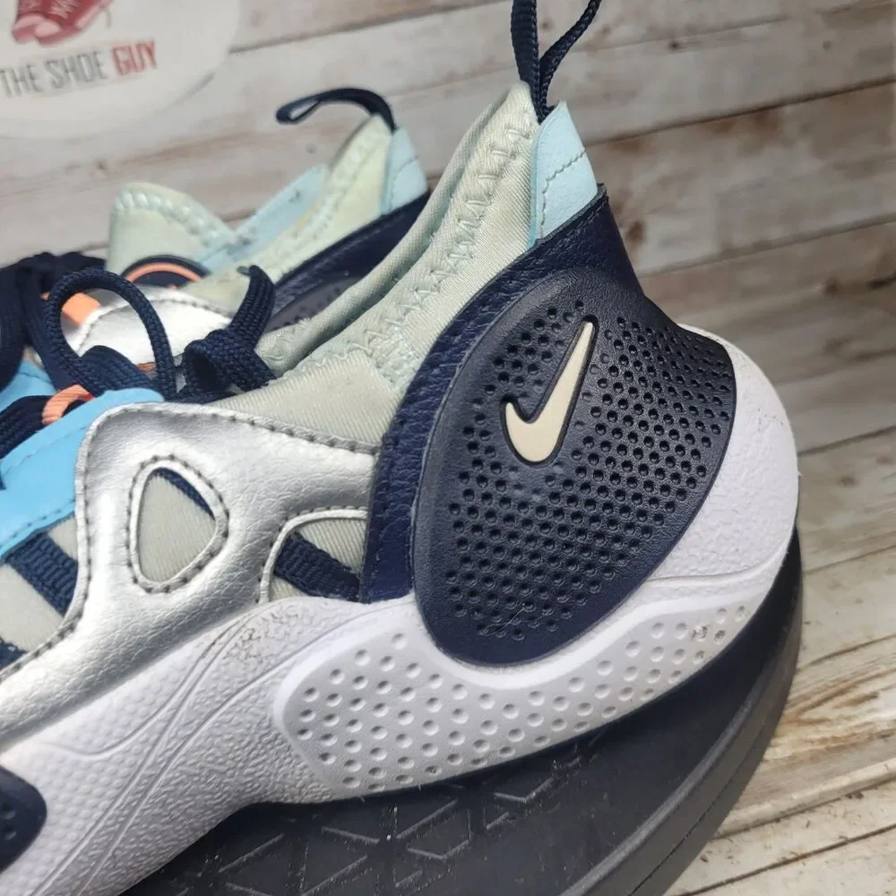 Nike Huarache E.D.G.E. Kids Size 6Y/ Women size 7.5 